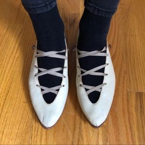 Cydwoq “Proud” shoes